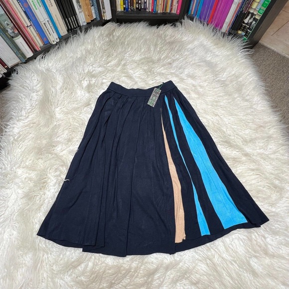 UNITED COLORS OF BENETTON WOMENS PLEATED SKIRT NAVY BLUE - Picture 2 of 5